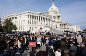 Senado de EEUU aprueba ley para publicar documentos de Epstein