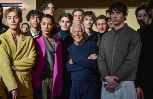 Armani celebra 50 años de elegancia y diseño