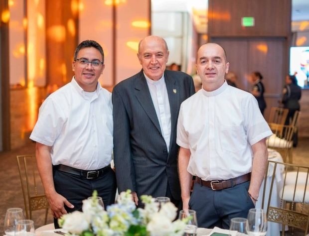 El evento contó con la presencia de representantes del sector empresarial y de la iglesia.