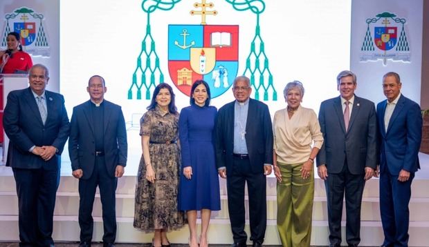 Arzobispado de Santo Domingo realizó almuerzo benéfico para recaudar fondos.