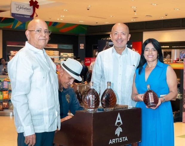 Jack Astacio, Radhamés Rodríguez y Delvair Amarilla participaron en la presentación del Ron Tamboril.