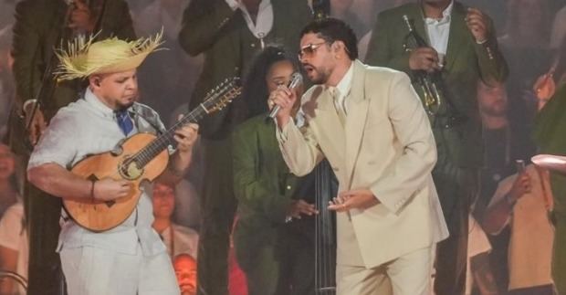 Bad Bunny desata la cultura puertorriqueña en Medellín.