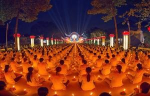 Casa Holos se une a la celebración mundial Luna Wesak con un baño de gong inmersivo