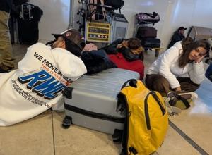 Venezolanos varados en Madrid enfrentan incertidumbre y falta de soluciones