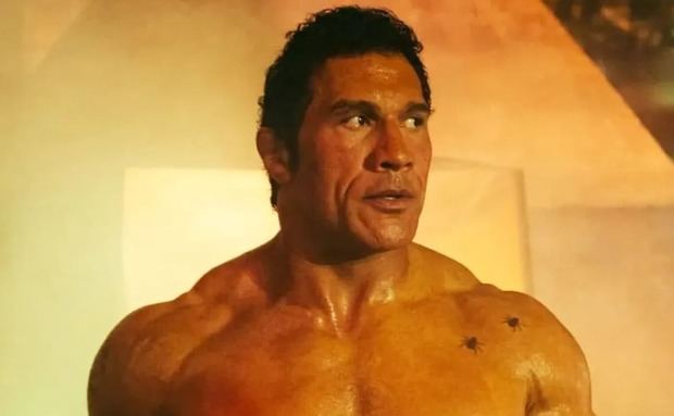 'La Roca' rompe en llanto tras ovación histórica por “The Smashing Machine”.