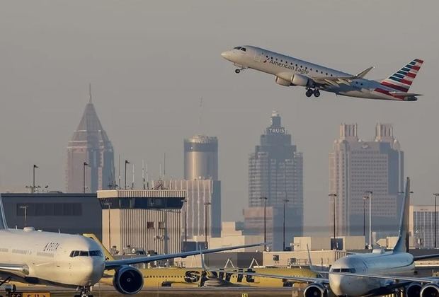 EEUU reducirá actividad en 40 aeropuertos por cierre del Gobierno.