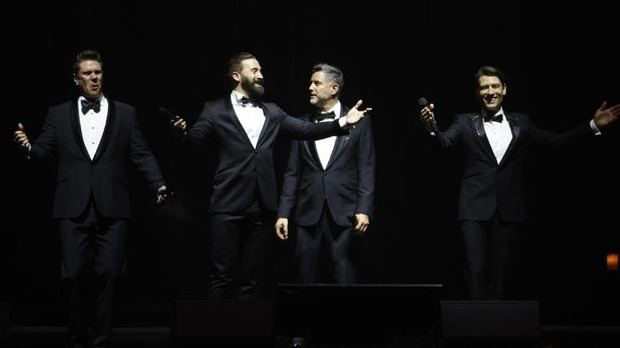 El cuarteto Il Divo recorre sus 20 años de trayectoria en un concierto íntimo en Bogotá.
