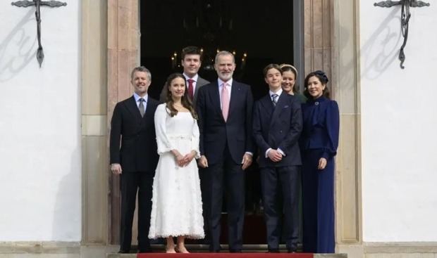 El rey Felipe, en la confirmación de los mellizos Vincent y Josephine de Dinamarca.
