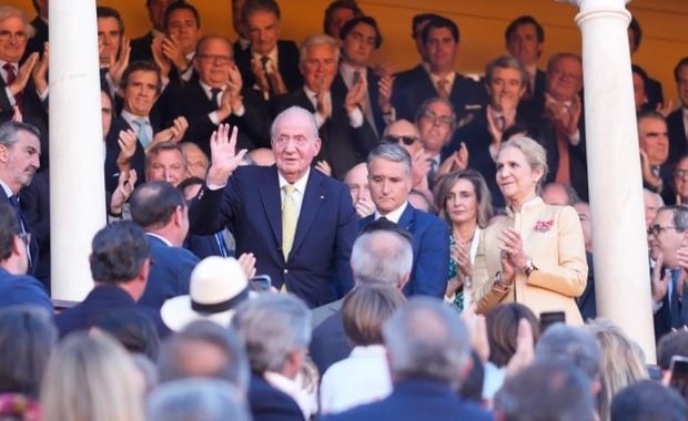 El rey Juan Carlos con la infanta Elena.