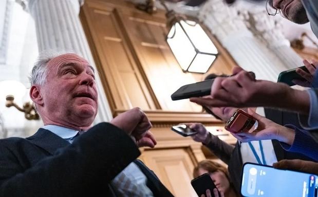 Senado de EEUU aprueba un acuerdo que allana camino para reabrir el Gobierno.