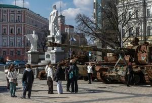 La guerra eclipsa las negociaciones y crece el escepticismo en Ucrania