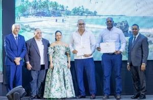 Asociación Dominicana de Prensa Turística (Adompretur) entregó la vigésima primera edición del Premio Nacional de Periodismo Turístico Epifanio Lantigua.