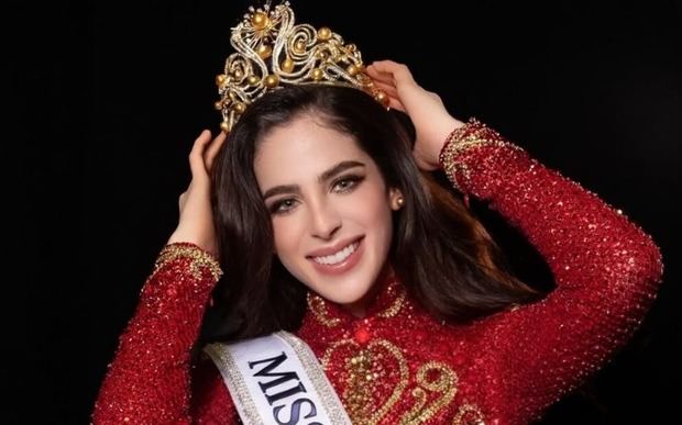 Fátima Bosch denuncia ataques tras coronación en Miss Universo 2025.