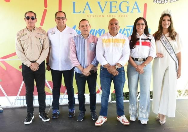 Martín Duquela, Activil Modeste, Oliver Peña, Amado Gómez, Clari Ángeles y la reina del carnaval, Kiara Ortiz.