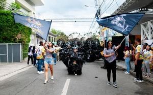 Diferentes generaciones se unen en el carnaval vegano.
