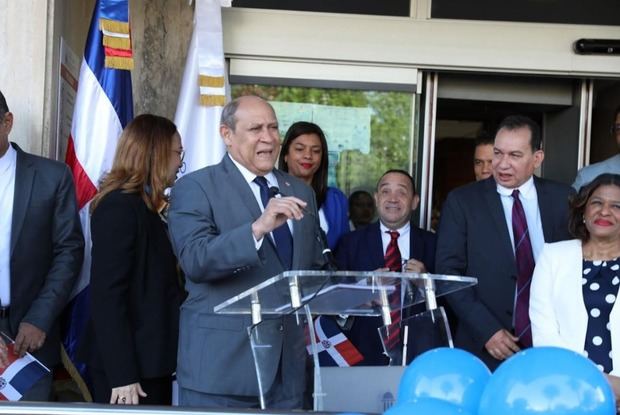 Ministro del MESCyT reafirmó el compromiso con la soberanía y la educación de calidad.