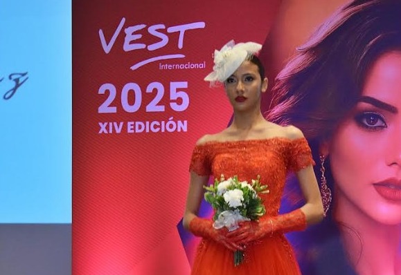  Modelos muestran diseños de Marisol Henríquez