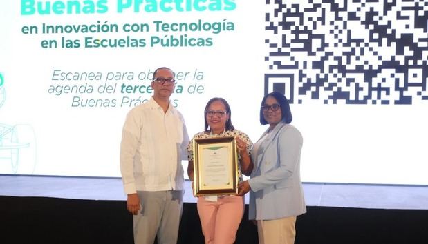 Se entregaron reconocimientos especiales a coordinadores regionales y coordinadores TIC a nivel nacional.