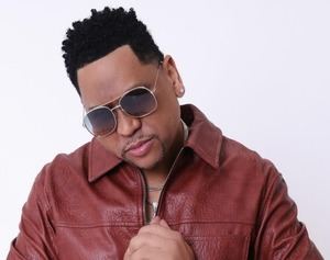 Kalimete avanza en Billboard Tropical con “De Otro Planeta 2026”