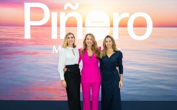 Isabel, Encarna y Lydia Piñero.