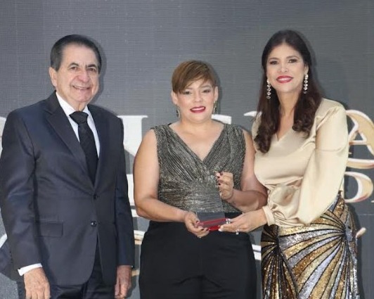 La gala tuvo lugar en el Salón Regency del Hotel Dominican Fiesta.