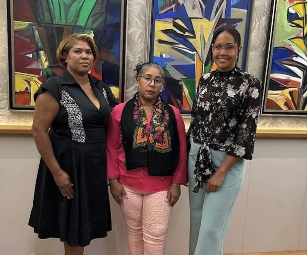 Inocencia Manzueta, Carolis Barlette y Lucy Elvira.