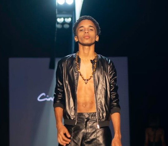 El escenario del RD Fashion Week 2025 fue testigo del debut de la diseñadora Cindy Martínez.