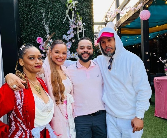 Artistas de California y NY.