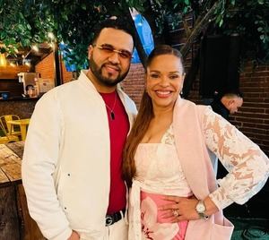 Bachatero Darwin G dominicano y Alison Polanco.