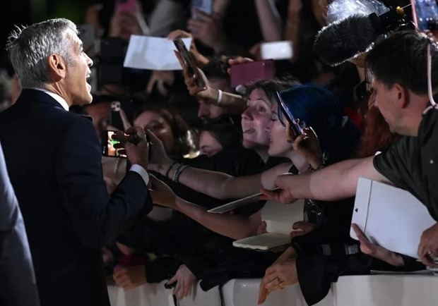 George Clooney, por fin, en la alfombra roja de Venecia