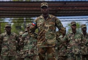Nuevos soldados haitianos se incorporan a la lucha contra las bandas criminales