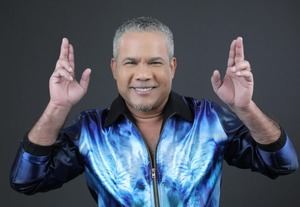 Héctor Acosta lanza La Más Dura, su nuevo merengue