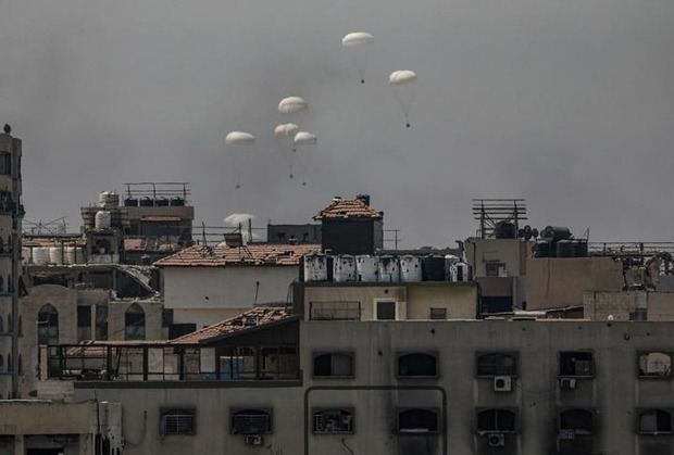 Israel bombardea Gaza: 60 palestinos muertos, 31 esperaban comida