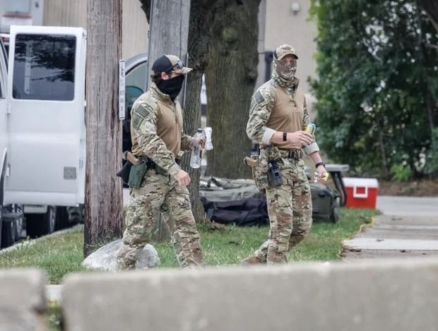 Juez federal ordena liberar a inmigrantes en Chicago.