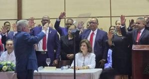 Luis Peña Núñez asume la presidencia del Colegio Médico Dominicano