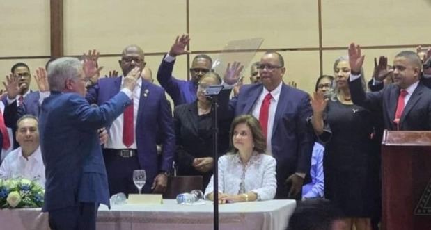 Luis Peña Núñez asume la presidencia del Colegio Médico Dominicano.