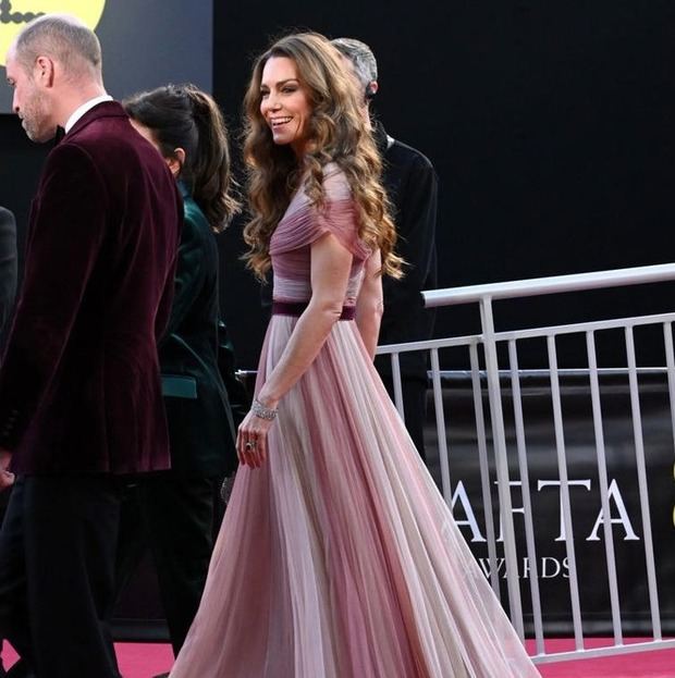 Kate Middleton, una espectacular princesa de cuento sobre la alfombra roja.