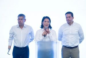 Keiko Fujimori lidera sondeos en elecciones peruanas