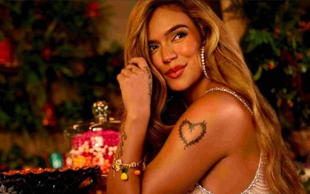 Karol G confirmada como una de las artistas principales del Victoria’s Secret Fashion Show 2025.