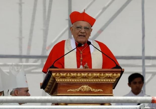 Gobierno de Maduro retiene pasaporte de cardenal y le impide su salida de Venezuela.