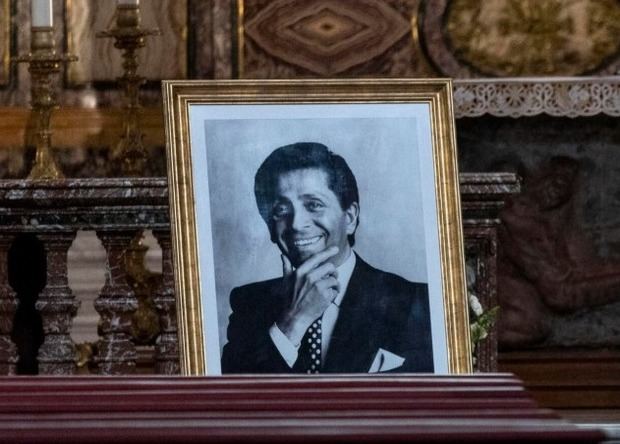 La moda y el cine rinden tributo final a Valentino en el corazón de Roma.
