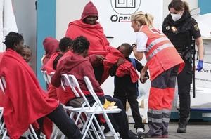 Canarias, Ceuta y Melilla avanzan hacia fin de la emergencia con reubicación de menores migrantes