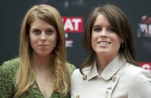 Palacio de Buckingham excluye a las princesas Beatriz y Eugenia por caso Epstein