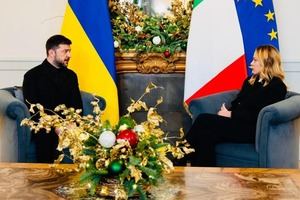 Meloni y Zelenski abogan por presionar a Rusia para negociar la paz