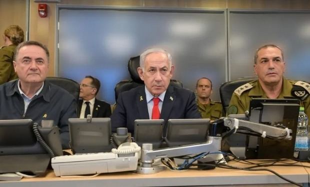 El ministro de Defensa, Israel Katz; el primer ministro, Benjamin Netanyahu, y el jefe del Estado Mayor de las Fuerzas Armadas israelíes, Eyal Zamir.