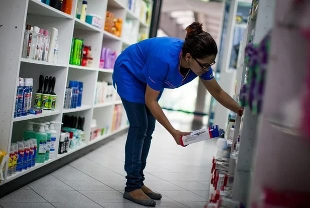 Trump vincula uso de Tylenol con autismo; OMS desmiente relación científica.