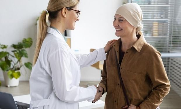 Nuevo tratamiento supera el estándar en cáncer de mama metastásico HER2 positivo.