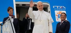 Papa León: "El mundo está siendo destruido por pocos tiranos"