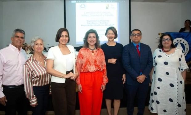 Parlacen homenajea a las Hermanas Mirabal.