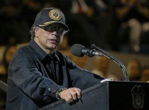 Petro denuncia cuerpos hallados en mar colombiano por bombardeos de EEUU